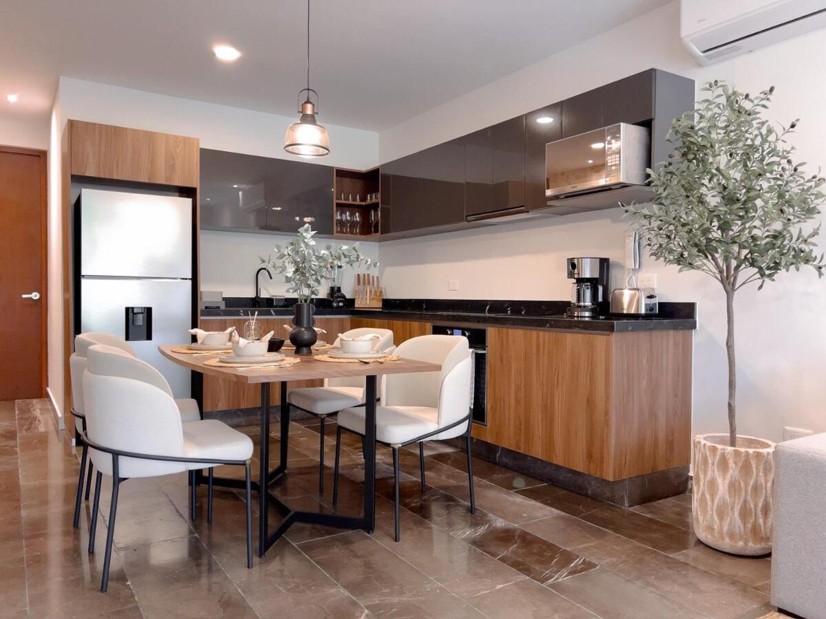Paramar Black 2br - Next Level B